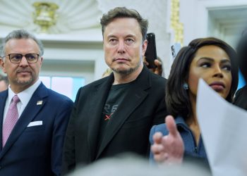 Musk i doge proširuju uporabu Grok AI u vladi – potaknuvši zabrinutost za sukob interesa