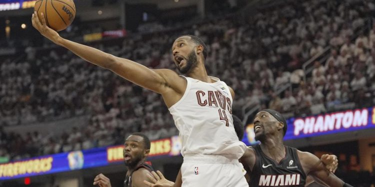 NBA, Evan Mobley Asso A EST, Cleveland. Kenny Atkinson Lo Paragona A magija