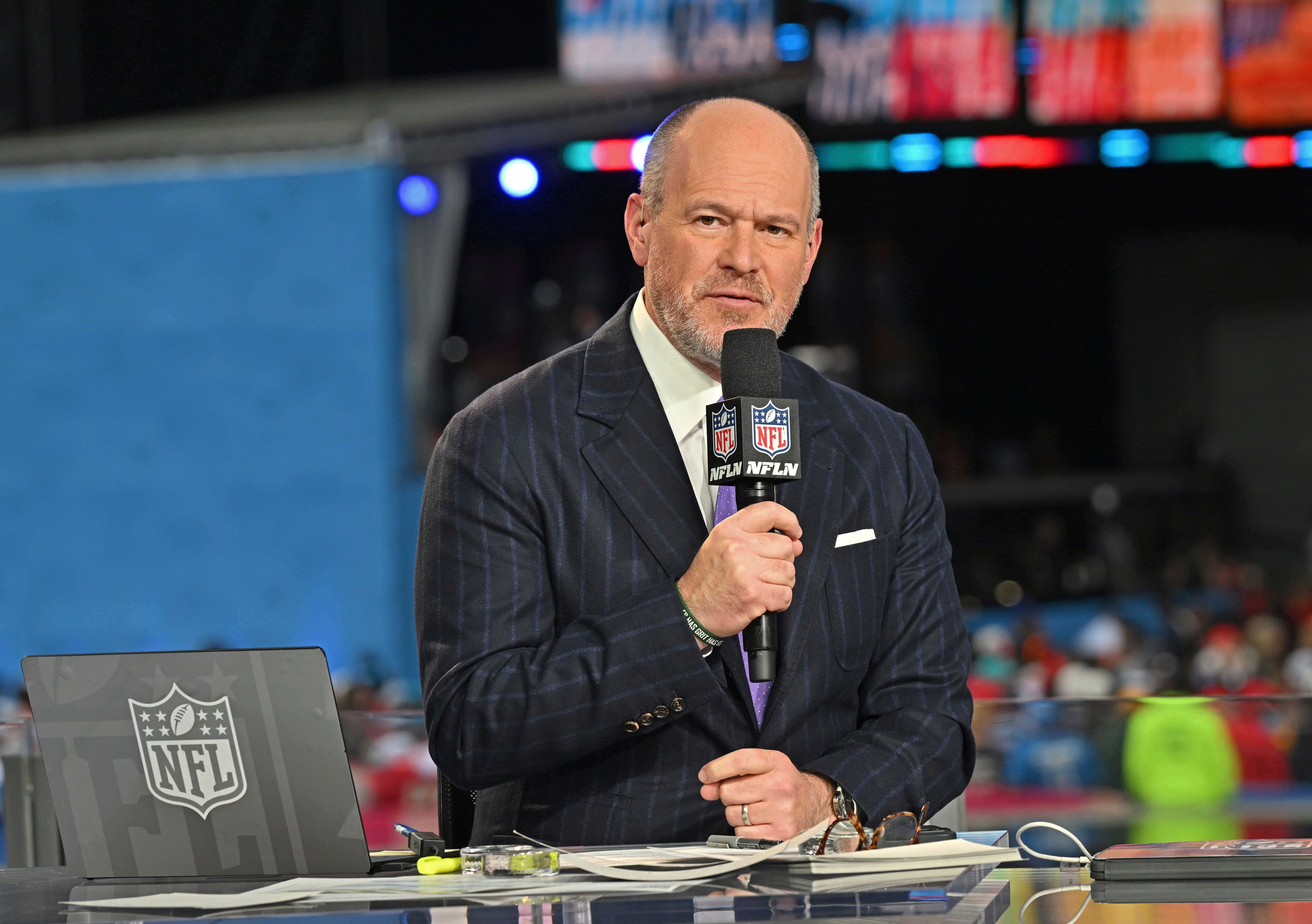 Rich Eisen, koji je napustio ESPN 2003. godine kako bi postao lice NFL mreže, vratit će se na Sportski kanal kako bi emitirao svoju svakodnevnu emisiju.