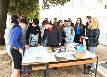 Na zadarskoj rivi održano edukativno-zabavno događanje u okviru Festivala znanosti