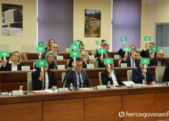 ‘Nadam se da nas ministar neće puno ružit’ – Gradsko vijeće Mostara usvojilo spornu odluku unatoč protivljenju županije