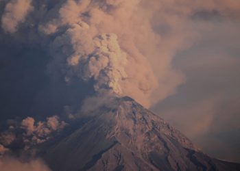 Naglo se probudio ogromni vulkan i zaprijetio: ‘Već sutra može eruptirati’