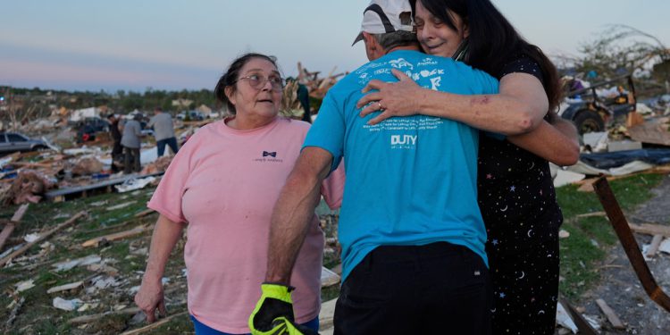 Najmanje 18 ubijenih kao teški vremenski trepavice u Kentuckyju, a još 9 umire drugdje