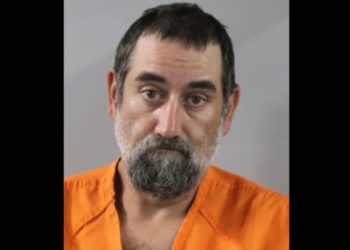 Nedavno pušteni zatvorenik zatvora koji su policajci ubili dok su držali vrtne škare nekoliko minuta nakon što ga je gar