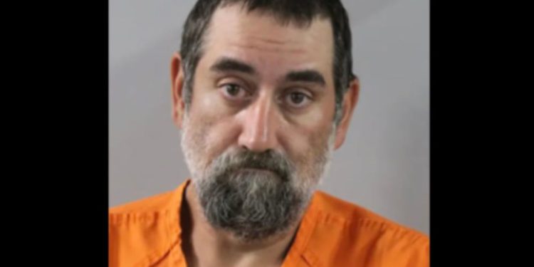 Nedavno pušteni zatvorenik zatvora koji su policajci ubili dok su držali vrtne škare nekoliko minuta nakon što ga je gar