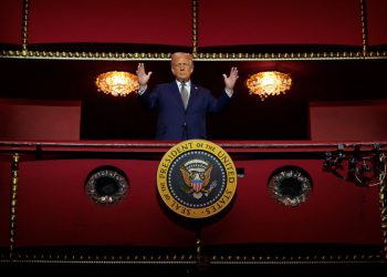 Nekoliko članova LES MIS -a planira bojkotirati Trumpovu pojavu u prikupljanju sredstava za izvedbu Kennedy Center: Izvještaj