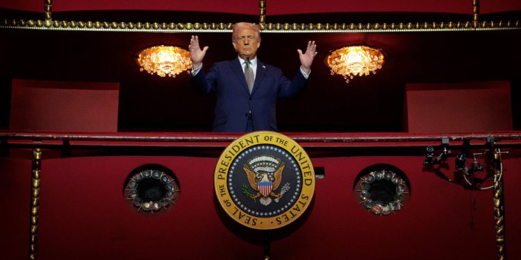 Nekoliko članova LES MIS -a planira bojkotirati Trumpovu pojavu u prikupljanju sredstava za izvedbu Kennedy Center: Izvještaj