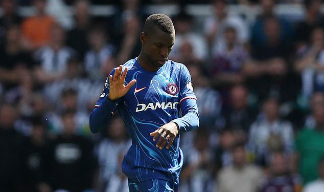 Nicolas Jackson poslao je nakon što je glavni Headloss vidi zvijezdu Chelseaja brutalno lakat Newcastle Rival Sven Botman – a obožavatelji Furious Bluesa svi govore isto nakon ‘strašnog’ trenutka