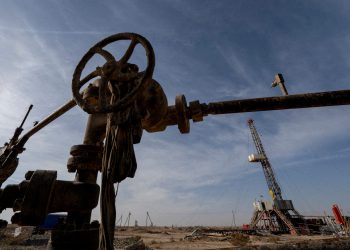 OPEC+ prijeti ukidanjem rezova od 2,2 milijuna barela, ne budu li se članice pridržavale kvota