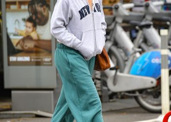 Obožavatelji iznenađuju presudu o tome tko je Suri Cruise, 19 godina, najviše izgleda između roditelja Toma i Katie Holmes