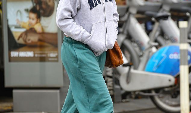 Obožavatelji iznenađuju presudu o tome tko je Suri Cruise, 19 godina, najviše izgleda između roditelja Toma i Katie Holmes