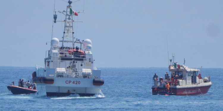 Oporavak tragičnog Bayesovog supejachta Mikea Lyncha zaustavio se nakon smrti ronilaca