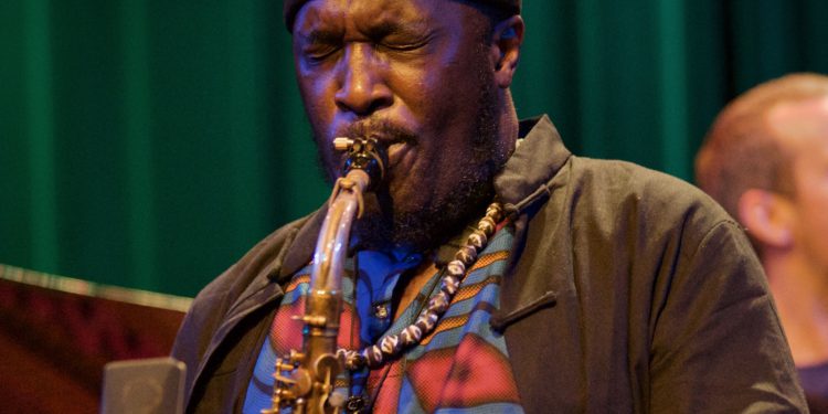 Oprez, u dvoranu Lisinski dolazi vrač: Koncert s prizivanjem duhova predaka