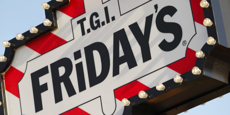Opterećeni TGI petak promijenio je 85% svog jelovnika u ponudi za izvlačenje lanca iz prijetnji bankrota