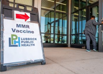 Osoli strahovi u Teksasu uzrokuju poplavu roditelja da traže cjepivo uzrokujući da stope cijepljenja naglo skače