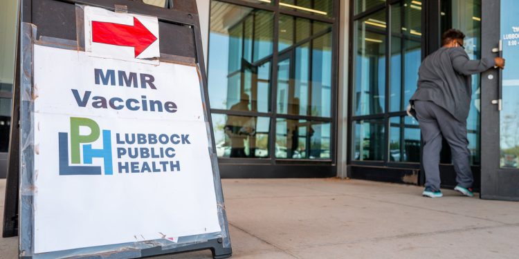 Osoli strahovi u Teksasu uzrokuju poplavu roditelja da traže cjepivo uzrokujući da stope cijepljenja naglo skače