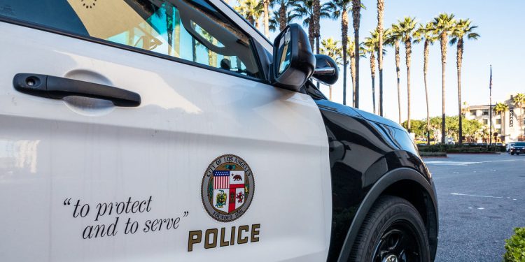 Otac je dao pištolju tinejdžerskom sinu da puca u suparničku bandu u Los Angeles Drive-by, kažu policajci