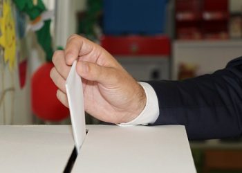 Otvorena su birališta, građani biraju lokalne čelnike