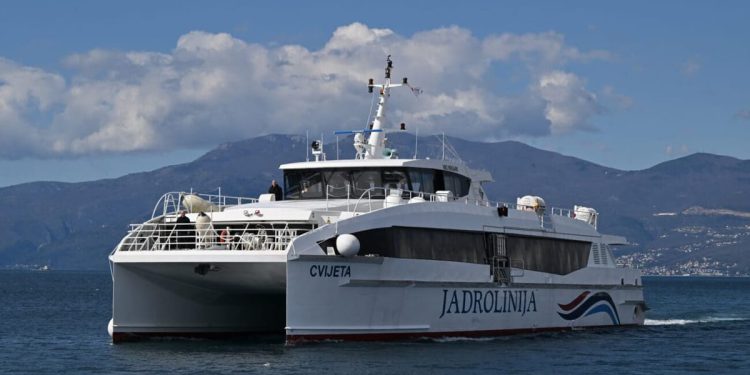 Ovo ljeto katamaran Jadrolinije vozi iz Novalje do Silbe