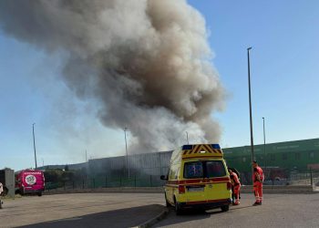 POŽAR U KAŠTELIMA: Jedan vatrogasac ozlijeđen u borbi protiv plamena