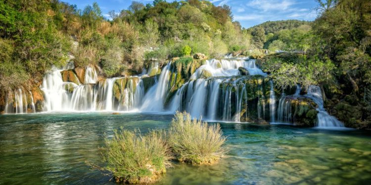 PRIRODA ZA SVE NA ZNAKOVNOM JEZIKU Predstavljanje projekta za gluhe i nagluhe osobe u NP Krka