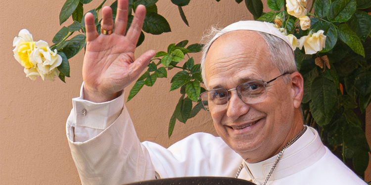 Papa Leo XIV pravi prvi post na društvenim mrežama, pozivajući na mir