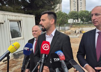 Pijani turisti već su krenuli raditi probleme u centru grada. Ivošević: “Ovo je problem svih obalnih gradova tijekom ljetnih mjeseci”