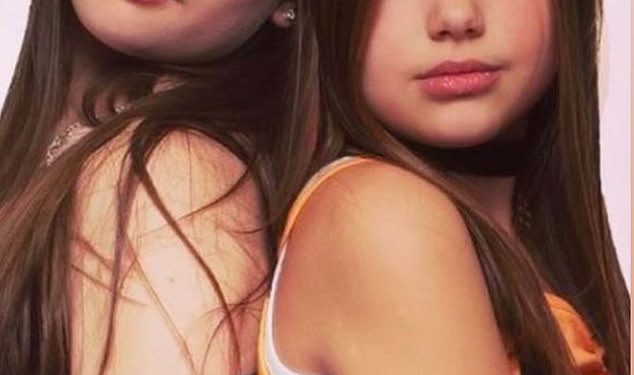 Pjevač na ljestvici izgleda neprepoznatljivo u izbacivanju djetinjstva … Možete li pogoditi tko je to?