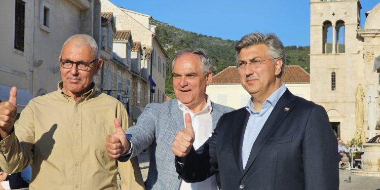 Plenković i Boban na Hvaru: “S pravom očekujemo pobjedu HDZ-a”