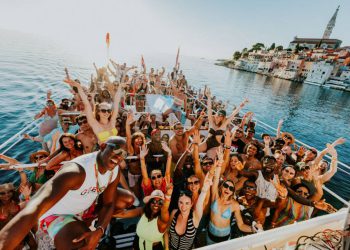 Pleše se na kopnu i na moru!