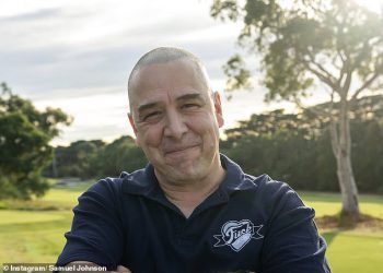 Pobjednik zlata logie Samuel Johnson otkriva novi izgled dok voljeni glumac obrija glavu prema dobrotvornom društvu svog raka pokojnog brata i sestra Love Your Sestra