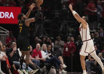 Poboljke od 5. svibnja, Hield je snajper