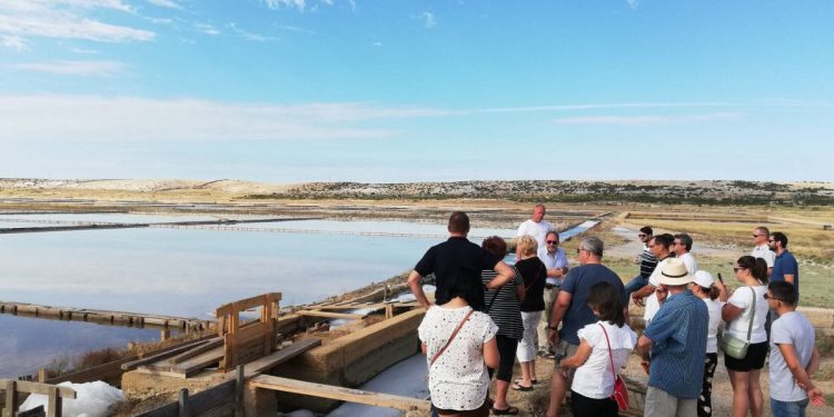 Početak nove sezone proizvodnje u poljima soli Solane Pag najavljuje i početak skorih organiziranih obilazaka za javnost