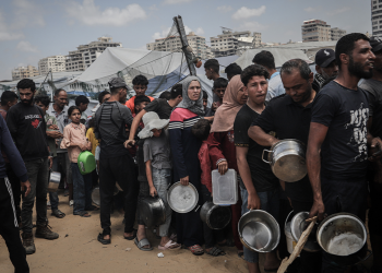 Podrška za Hamas odbija jer prijeti da gladuju Palestinci traže pomoć
