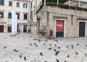 Pokušaj ubojstva u Gradu: Opsjedao mladu trgovkinju pa kacavitom ozlijedio njenog prijatelja (VIDEO)