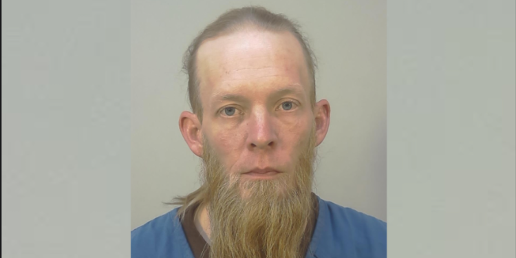 Policajci kažu da je strijelac Wisconsina koji je ubio 2 imao modele škole u svom domu jer tužitelji naplaćuju tatu u slučaju