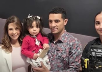 Policajci spasili djevojčicu iz bazena: ‘Pritiskala sam njezina mala prsa i molila’