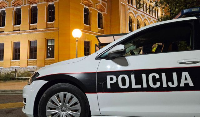 Policija ispred škole, tko stoji iza nasilja u Mostaru?