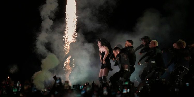 Policijski napad na foliju na ogromnom koncertu Free Lady Gaga u Brazilu