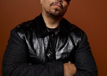 Pomoćni trenutak reper Ice-T Mocks Australian TV voditelj Waleed Aly zbog toga što je bio “stvarni kvadrat” zbog izbora pitanja tijekom intervjua uživo