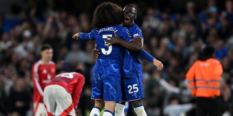 Premier liga, Chelsea-Manchester United 1-0 E Aston Villa-Tottenham 2-0
