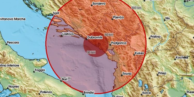 Prilično jak potres iza ponoći prodrmao dio Dalmacije, osjetio se u tri države: “Par sekundi treslo, bilo intenzivno”