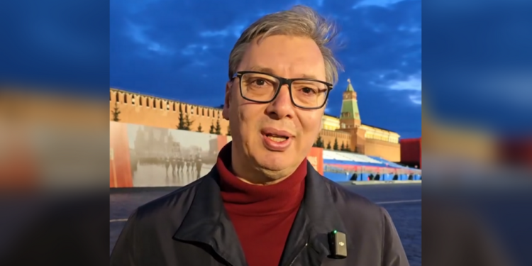 Prkosni srpski vođa šalje poruku EU s Red Square (video) – RT Rusija i bivši Sovjetski Savez