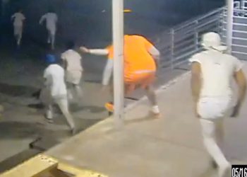 Provalila vrata, rezane šipke i rupa iza toaleta: sve što znamo na 10 zatvorenika koji je pobjegao u zatvoru Louisiana