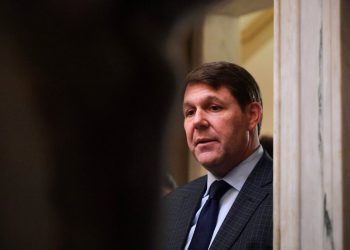 Puhaj za Trumpa kao njegov “veliki lijepi prijedlog zakona” ne uspije u odboru usred konzervativnog pobune
