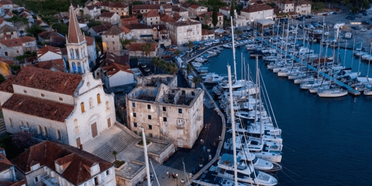 RADIONICA ZA NOVI PRISTUP RAZVOJU OTOKA Eurozastupnik Tonino Picula u Milni predstavlja priručnik o Habitabilnosti – alata za procjenu održivih otočnih zajednica