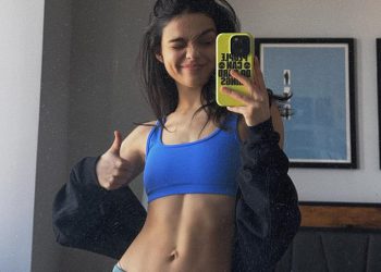 Rachel Zegler u kriptičnom postu naziva prošlu godinu ‘ni dobrim ni lošim’ jer tiho označava prekretnicu