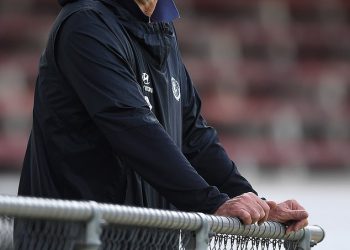 Robert Walls AFL: Aussie Sport bačen u tugu smrti premijernih osvajanja legende Footyja nakon hrabre bitke s rijetkom bolešću