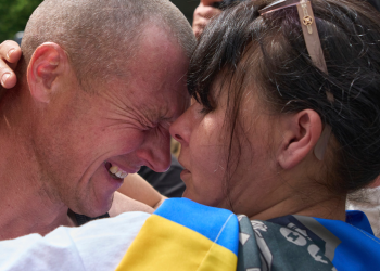 Rusija i Ukrajina zamjenjuju preko 300 zatvorenika usred masovnog zračnog napada