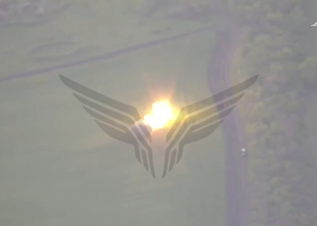 Ruski dron uništava Ukrajinski Himars Launcher – Mod (Video) – RT Rusija i bivši Sovjetski Savez